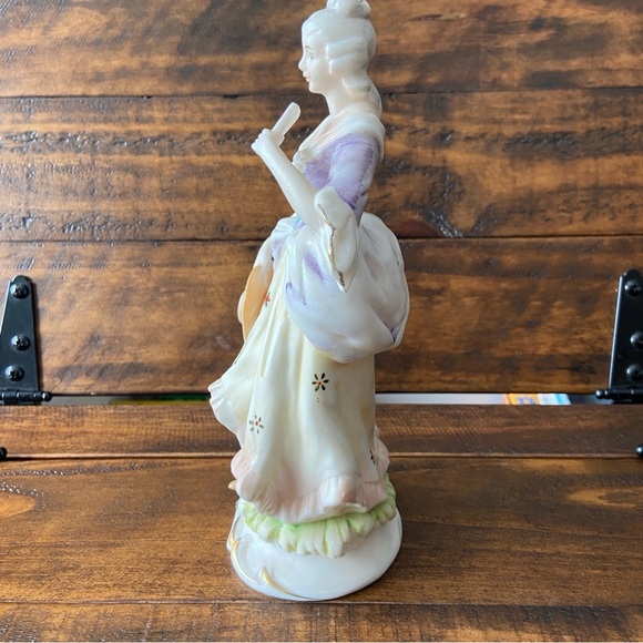 8” Vintage Porcelain Figurine of a Lady with a Fan Figurine - Picture 2 of 13